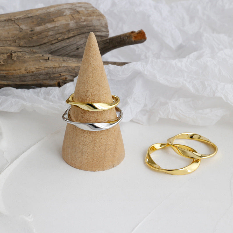 Minimalist Mobius Twisted Female Silver Ring