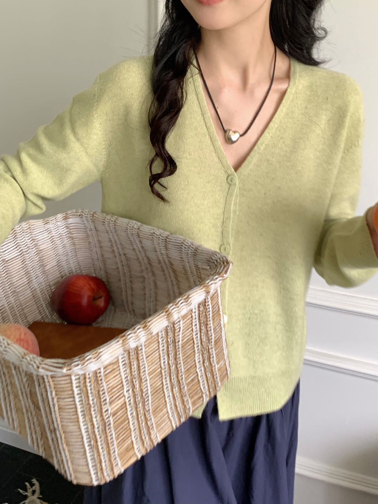 Women's Double Face Wool Leather V-neck Long-sleeved Knitted Cardigan