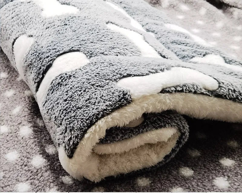 Multi-model pet flannel sleeping mat kennel mat blanket pet warm mat suitable for large medium and small pets